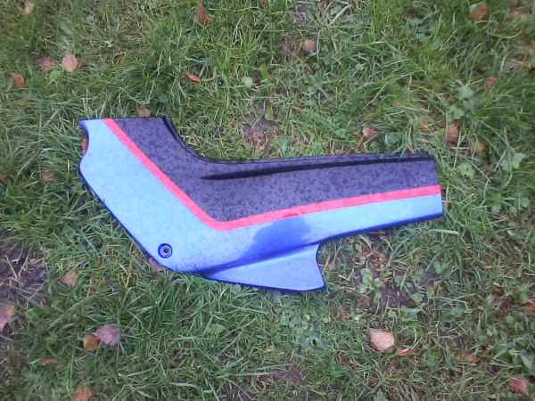 Cache lat&eacute;ral gauche kawasaki 500 gpzs 1993