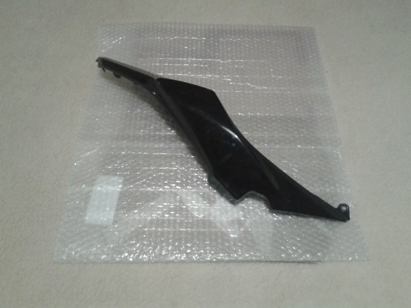 Cache lat&eacute;ral gauche kawasaki z 650 ninja 2017