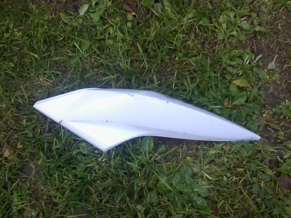 Cache lateral gauche kawasaki z 750 2011