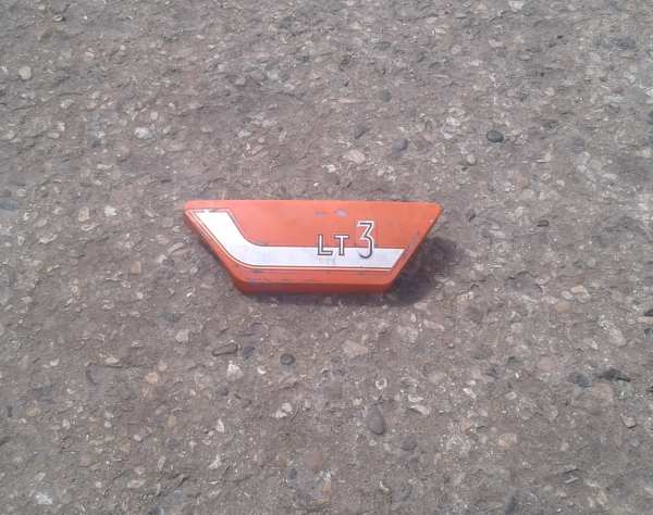 Cache lat&eacute;ral gauche motob&eacute;cane 125 lt3 1975