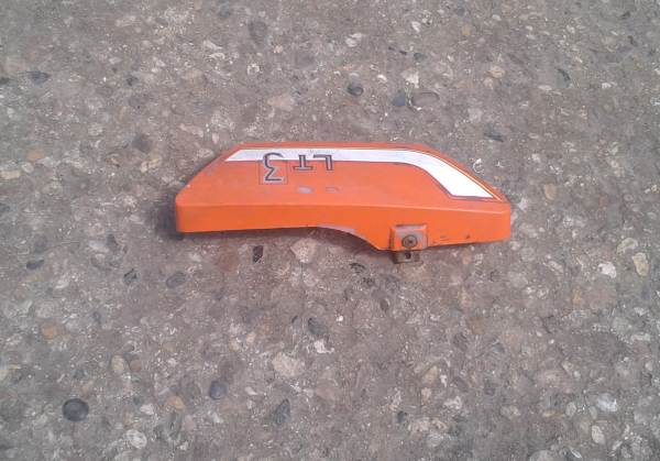 Cache lat&eacute;ral gauche motob&eacute;cane 125 lt3 1975 pas cher