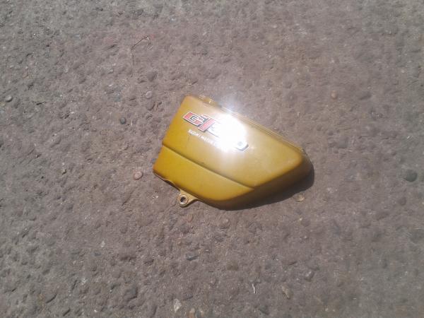 Annonce Cache latéral gauche or suzuki 380 gt 1976
