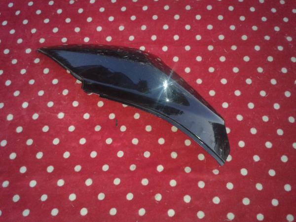 Annonce Cache latéral gauche scooter sym 50cc 2004