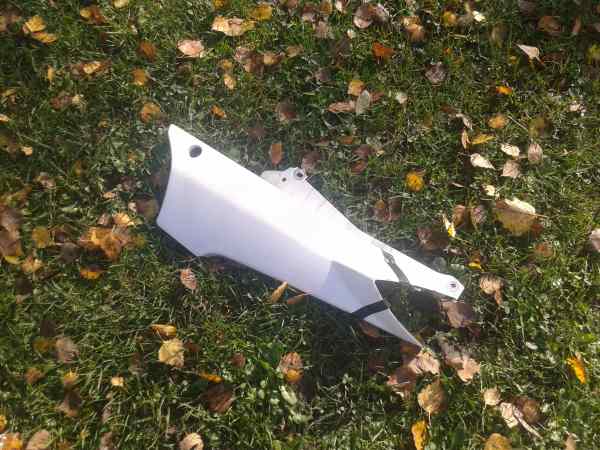 Cache lat&eacute;ral gauche yamaha 1300 fjr 2001 pas cher