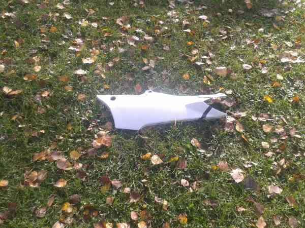 Annonce Cache lat&eacute;ral gauche yamaha 1300 fjr 2001