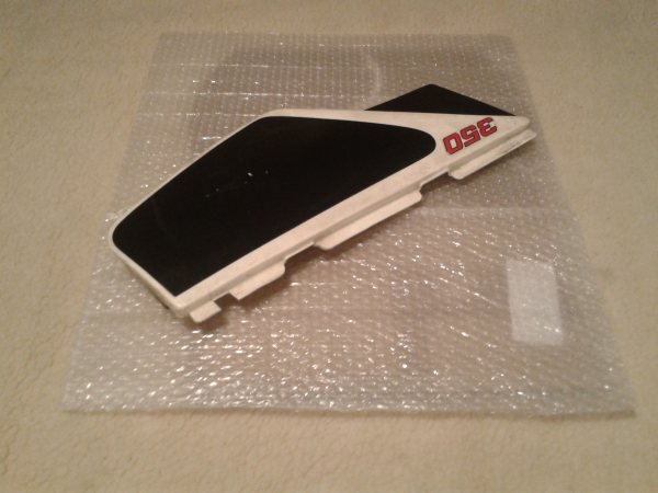 Annonce Cache lat&eacute;ral gauche yamaha 350 xt 1985