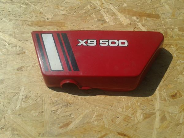 Cache lat&eacute;ral gauche yamaha 500 xs 1978