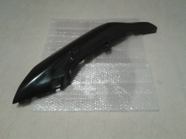 Annonce Cache lat&eacute;ral gauche yamaha 600 xjn 1999