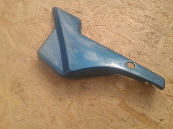 Cache latéral gauche yamaha 750  xj seca 1985 pas cher