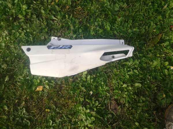 Cache lat&eacute;ral gauche yamaha fjr 1300 2008