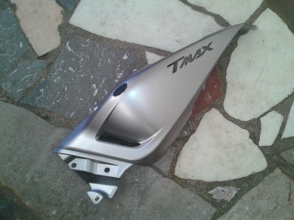 Annonce Cache lat&eacute;ral gauche yamaha tmax 530 2016