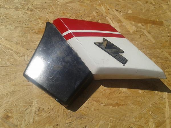 Annonce Cache lat&eacute;ral gauche yamaha xz 550 1985