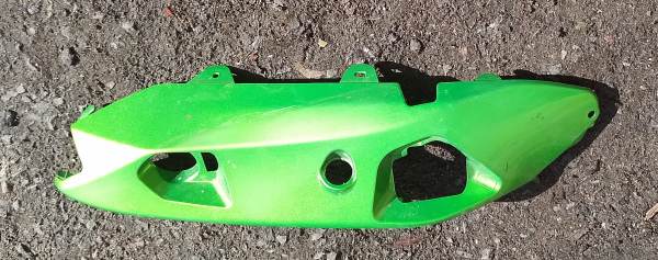 Cache lat&eacute;ral  kawasaki er6 2009 pas cher