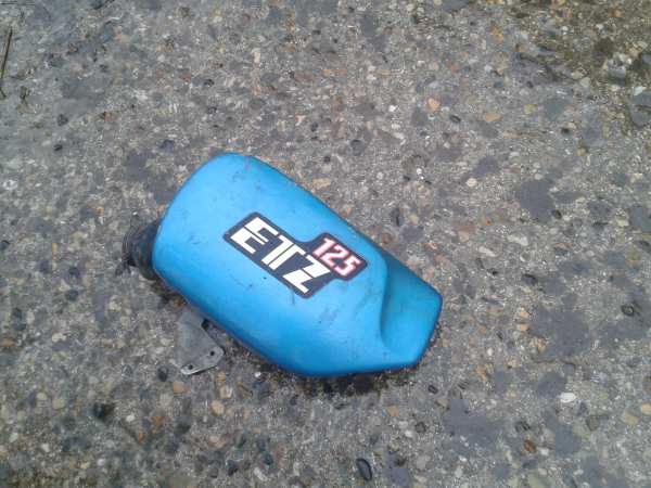 Vente Cache lat&eacute;ral gauche  mz 125 etz 1994