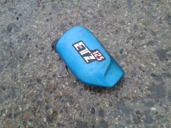 Cache lat&eacute;ral gauche  mz 125 etz 1994 pas cher