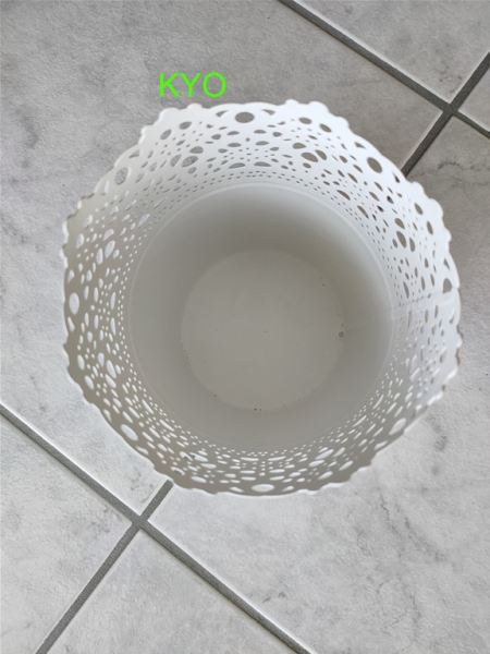Cache-pot rond blanc dentelle 15x12 cm, métal pas cher