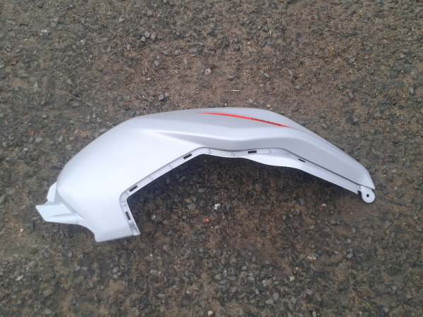 Cache r&eacute;servoir droit yamaha 700 mt07 2020 pas cher