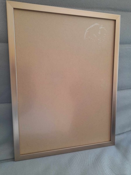 Cadre plastique dor&eacute; 30 x 40 cm