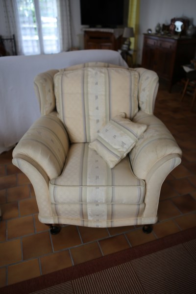 Canapé 2 places + 2 fauteuils + pouf pas cher