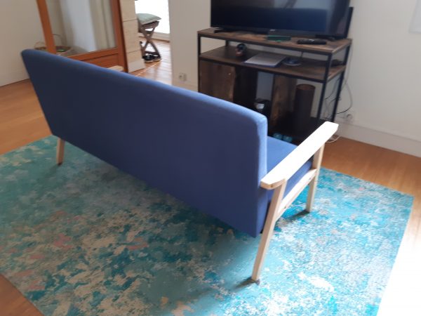 Canapé bleu, bois et tissu pas cher