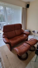 Canapé-fauteuils stressless 2 pl, cuir+poufs ass.