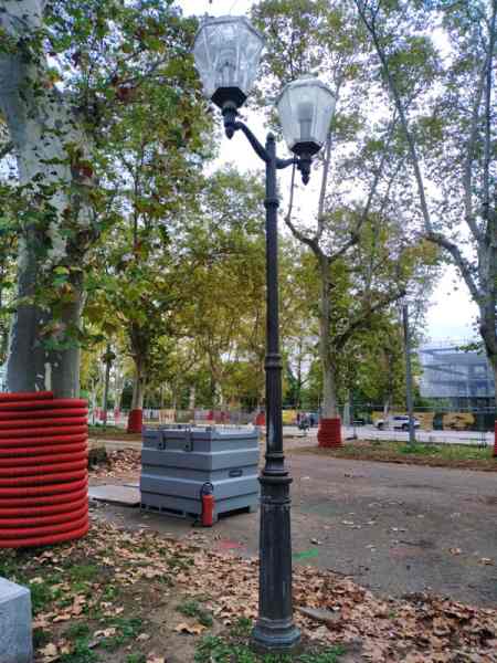 Cand&eacute;labres &agrave; double t&ecirc;te