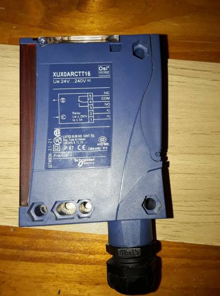 Capteur photo&eacute;lectrique t&eacute;l&eacute;m&eacute;canique xux0arctt16