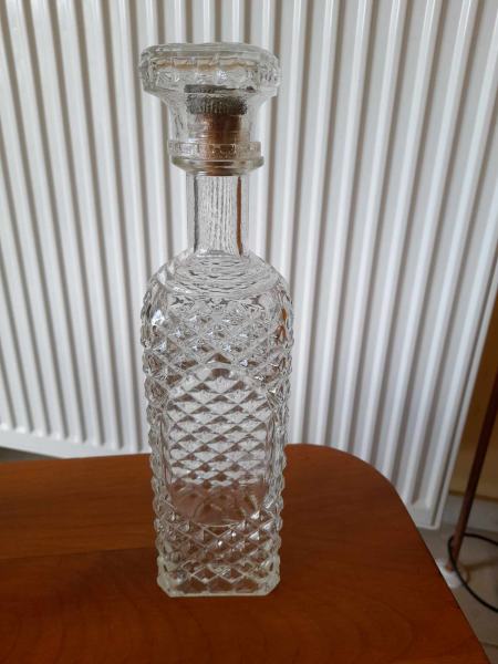 Carafe en verre pour liqueur