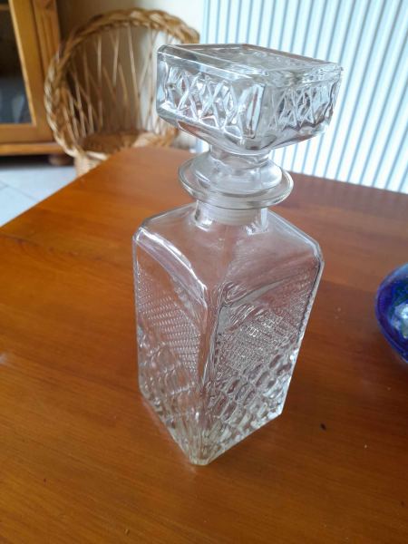 Annonce Carafe en verre pour wisky , liqueur