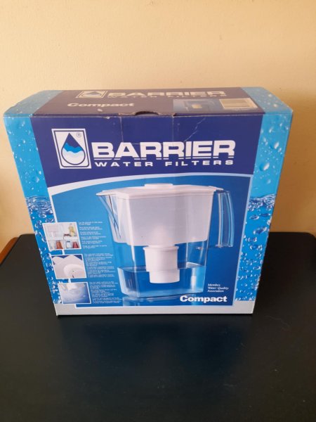 Carafe filtrante barrier compact