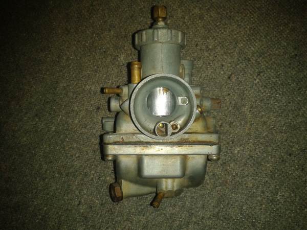 Vente Carburateur droit yamaha 125 rdx 1981