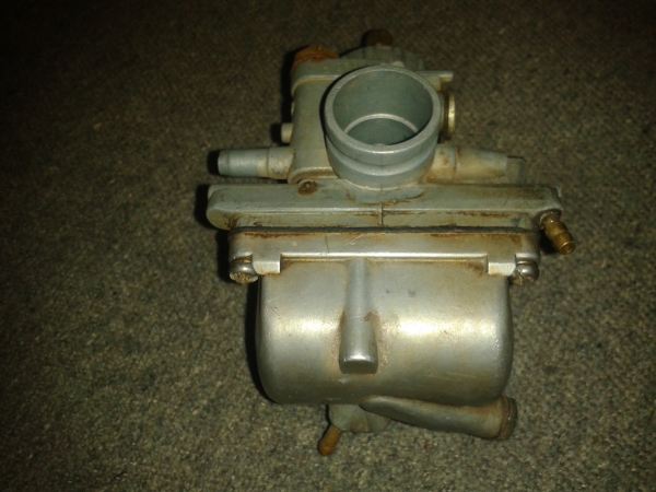 Carburateur gauche yamaha 125 rdx 1981 pas cher