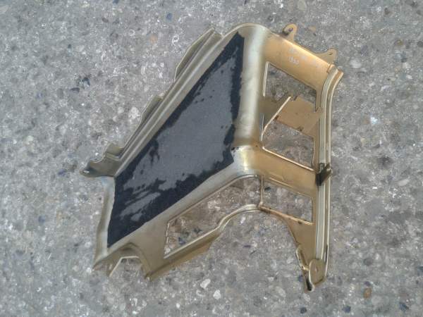 Annonce Car&eacute;nage haut  gauche honda gl 1500 goldwin 1991