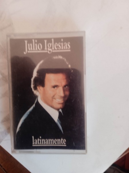 Cassette audio " julio iglesias "