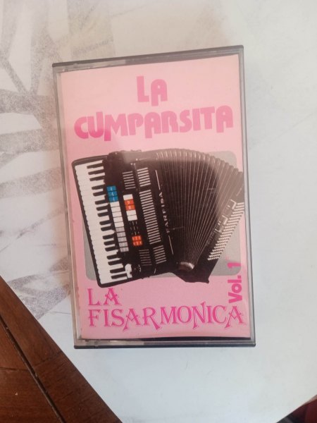 Cassette audio " la cumparisita "