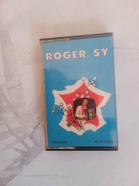 Cassette audio "roger sy"