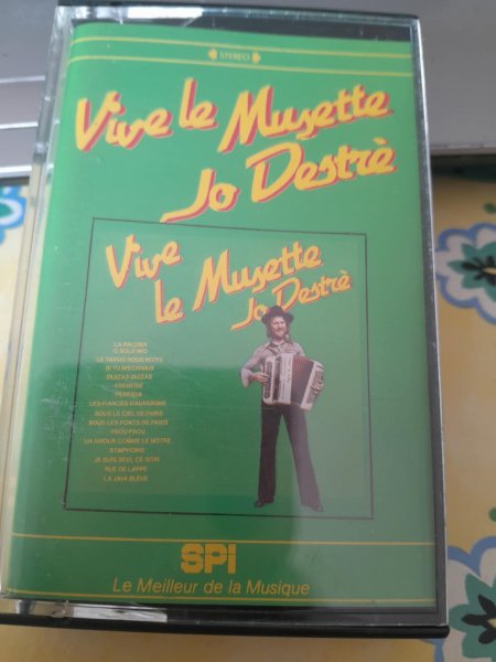 Cassette audio " vive le musette "