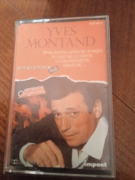 Cassette audio " yves montand "
