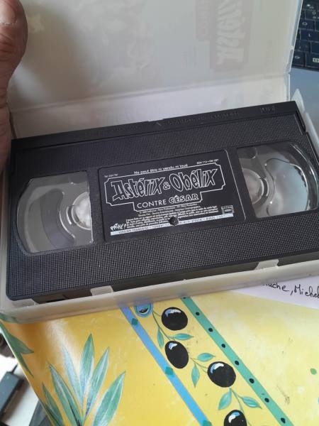 Vente Cassette vhs "  ast&eacute;rix et ob&eacute;lix "