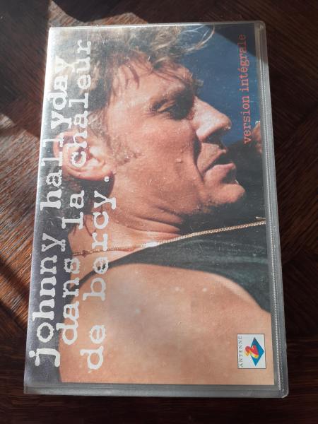 Cassette vhs " johnny halliday"