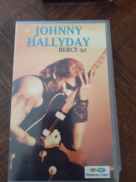 Cassette vhs " johnny hallyday"