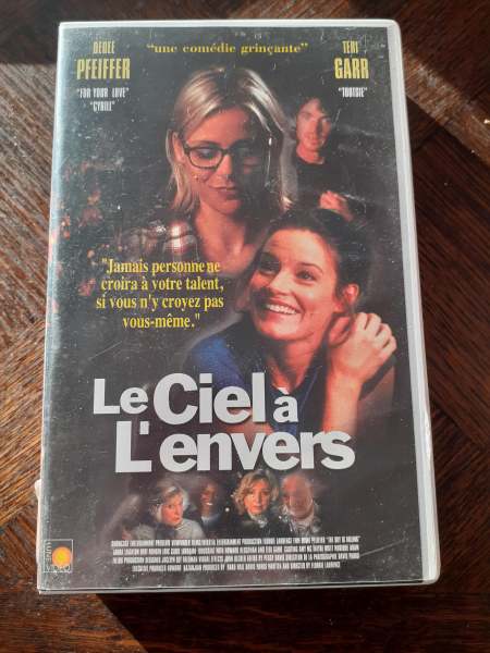 Cassette vhs "le ciel &agrave; l'envers"