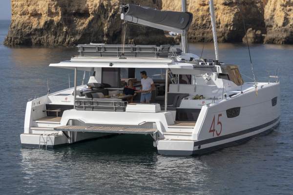 Vente Catamaran elba 45 fountaine pajot disponible 04/24