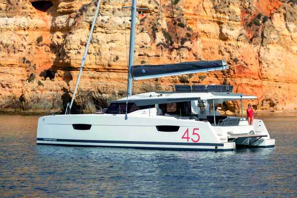 Annonce Catamaran elba 45 fountaine pajot disponible 04/24