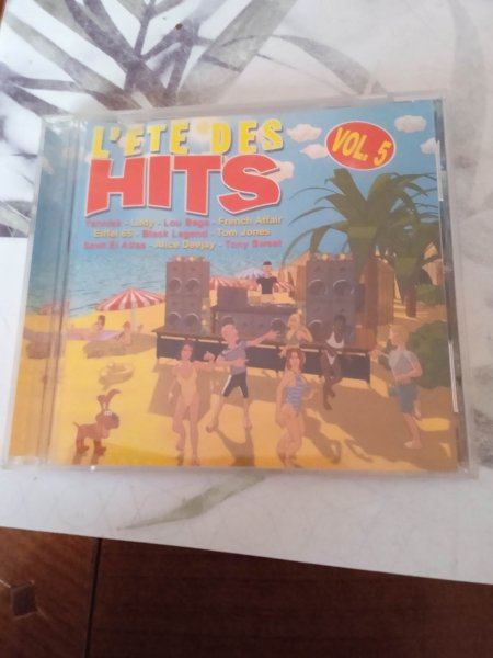 Cd  " l'et&eacute; des hits vol.5 "