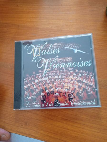 Cd  "valses vi&eacute;nnoises "