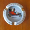 Cendrier en porcelaine décor voiture ancienne