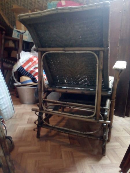 Annonce Chaise longue rotin vintage repose pieds chilienne