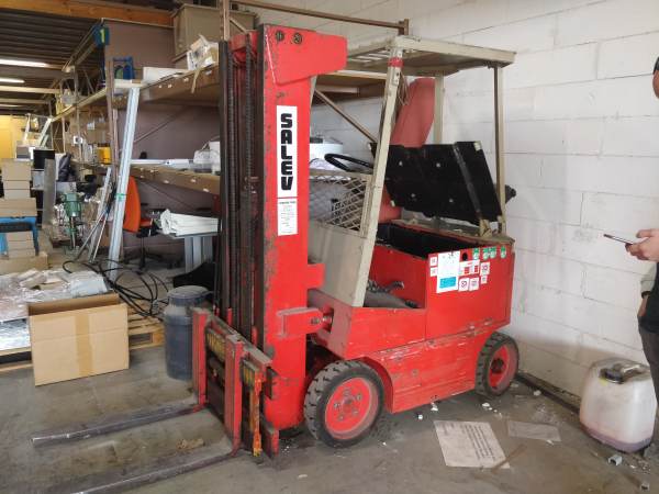 Chariot élévateur electrique salev