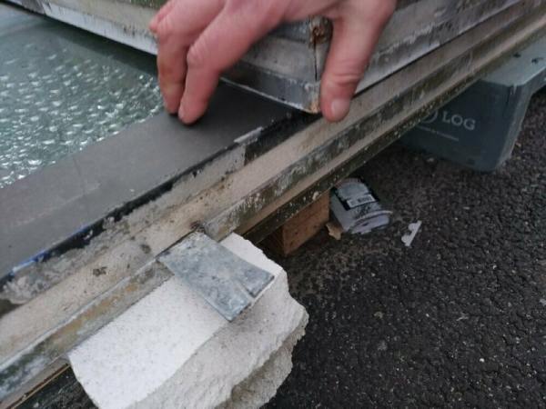 Annonce Chassis fixe m&eacute;tallique avec double vitrage